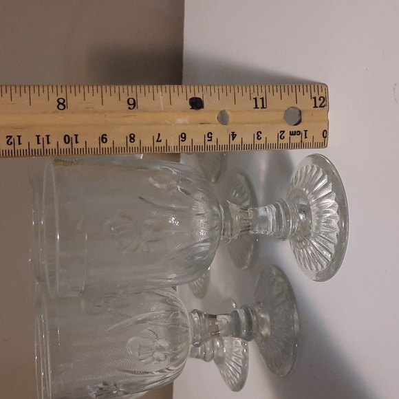 Vintage Iris & Herringbone 3 oz Wine glasses. - Picture 4 of 4